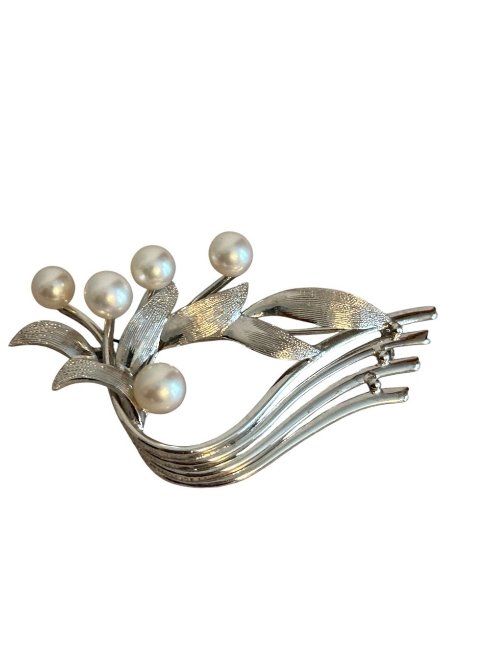 Vintage Classic Sterling Silver Pearl Brooch Floral Pin Leaf Design White